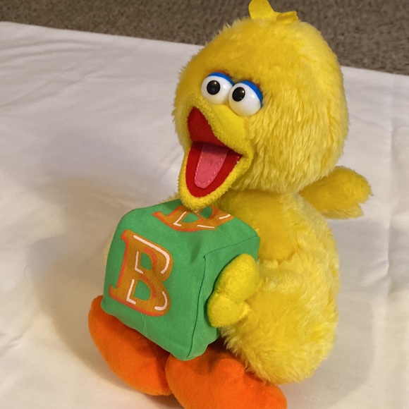 Sesame Street Baby Big Bird w/Block - Picture 2 of 4